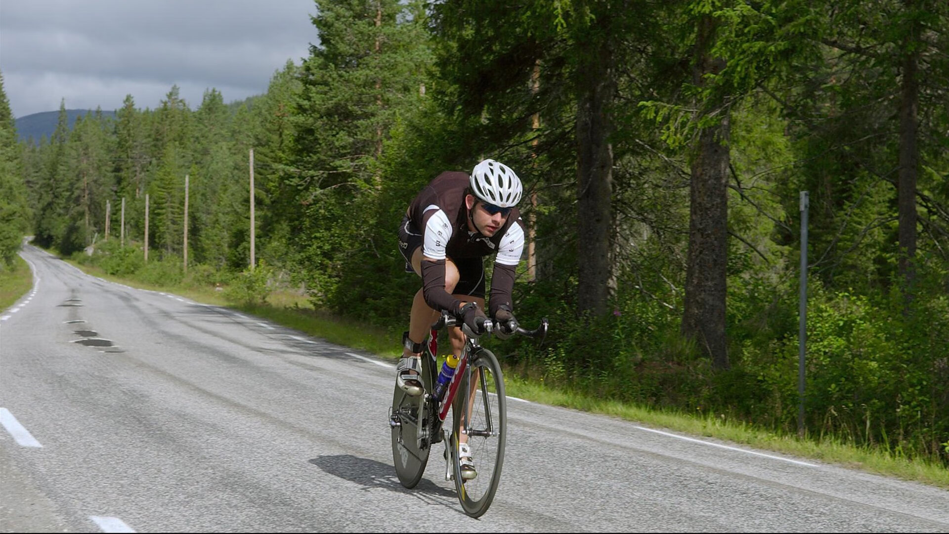 字母哥赛后谦逊发言登热搜,费内巴切小胜本菲卡引发热议