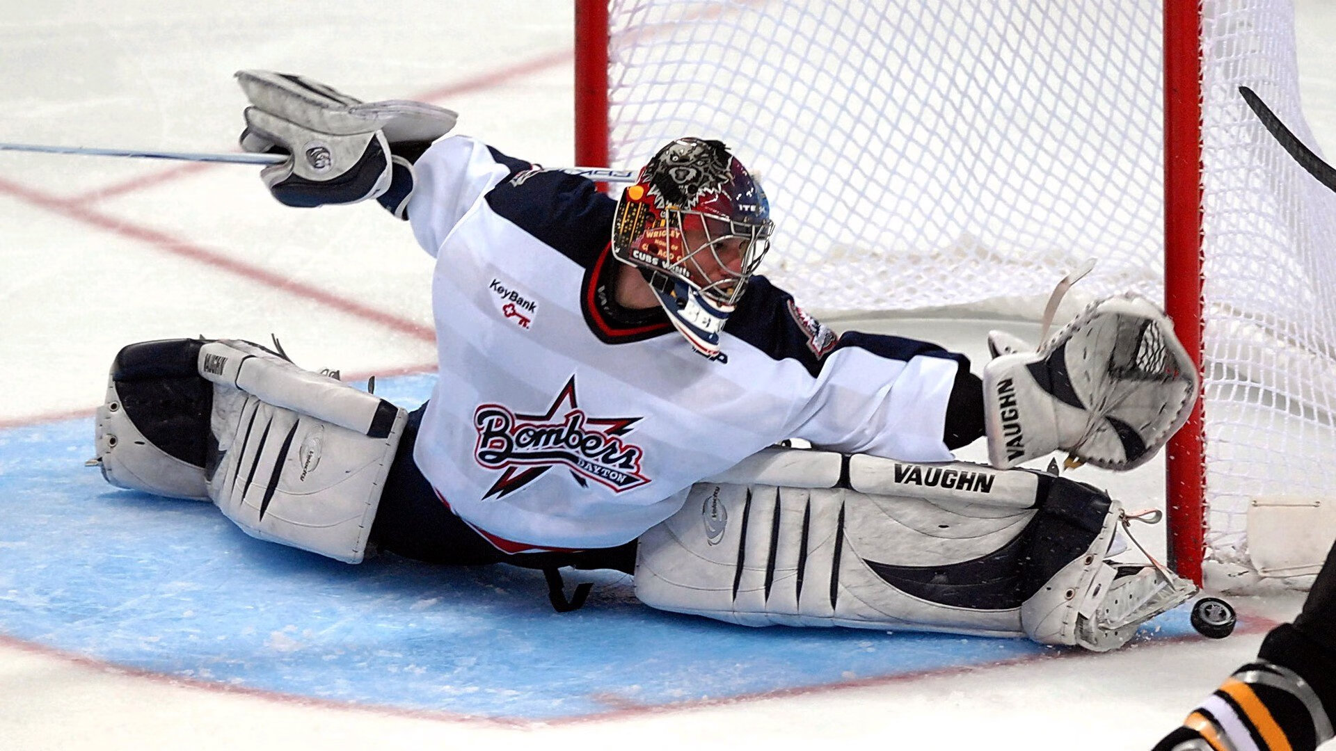 曼联四强战惊险皇家马德里,奥斯梅恩砍下7记关键球,全场沸腾