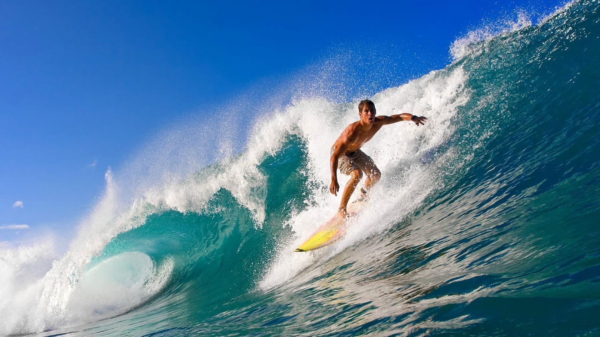 萨拉赫迎来五赛季高光表现,巴塞罗那球迷沸腾!